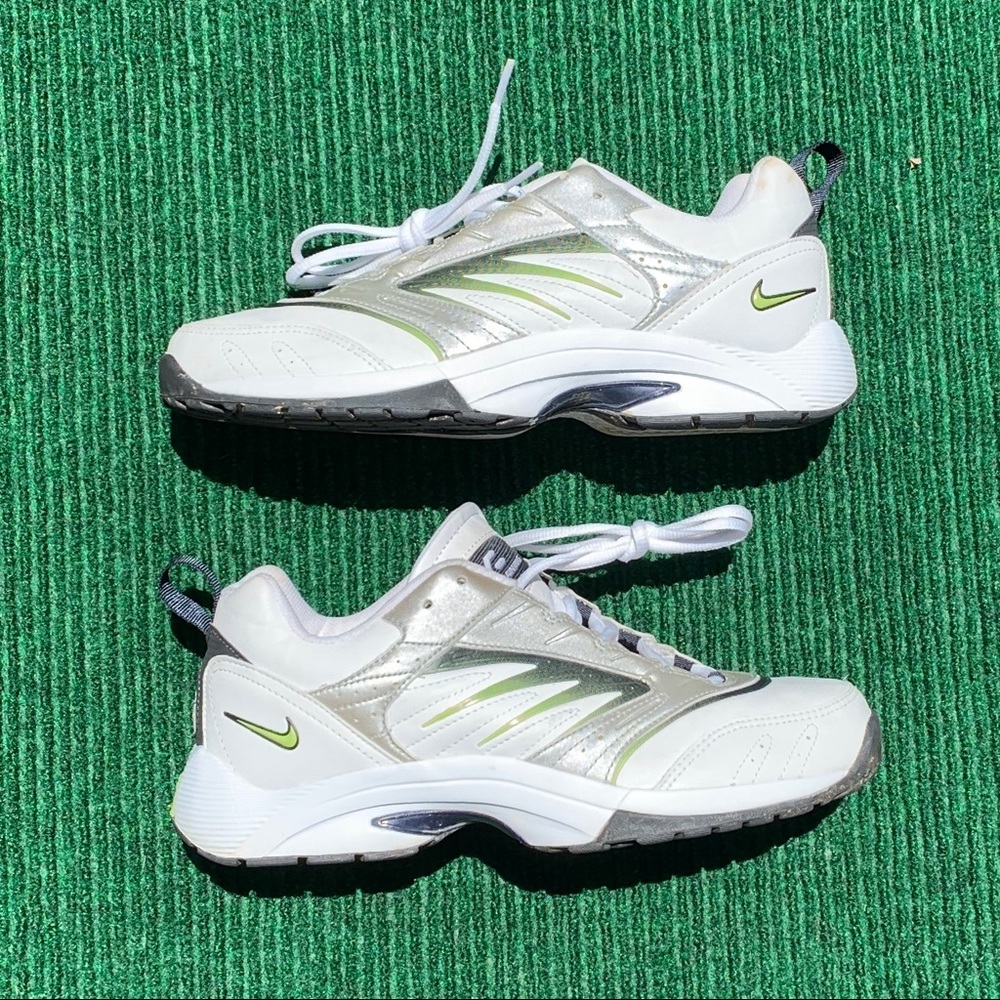 Vintage 90s Nike tennis shoes neon / white